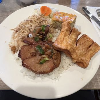 Com Tam Thanh - #8. Cơm Tấm BI Chả Sườn Tàu Hủ Ky w/ Julienne Pork, Steamed Pork Cako, BBQ Pork Chop, & Shrimp Mousseline in Tofu Paper - Vietnamese Near Me - Westminster, California