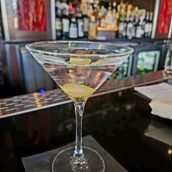 Mannino's Italian Kitchen & Lounge - It's Friday, let's get it started - Italian Near Me - Commack, New York