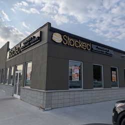 Really love the look of this building.