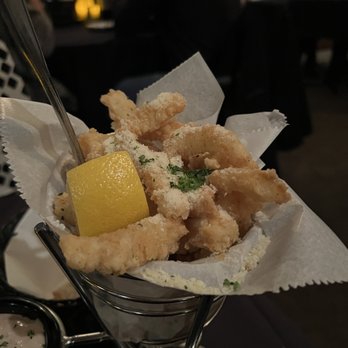 2 Chez - New American Near Me - Peoria, Illinois