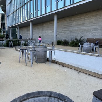 Fieldwork - outside seating - Beer Bar Near Me - San Mateo, California