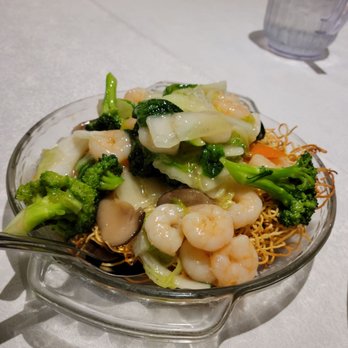 Mon Nan - Shrimp Crispy Noodles Chow Mein - Chinese Near Me - Montreal, Quebec