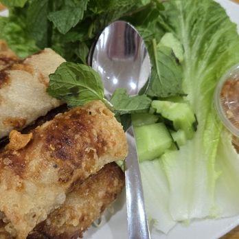 Thai Village - Spring rolls - could use more lettuce, but that's everywhere - Thai Near Me - Waipahu, Hawaii