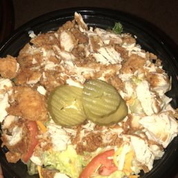 Fried chicken finger salad (iceberg lettuce, tomatoes, shredded cheese, pickles, dressing of your choice, and club crackers on the side) Fried chicken finger salad (iceberg lettuce, tomatoes, shredded cheese, pickles, dressing of your choice, and club crackers on the side)
