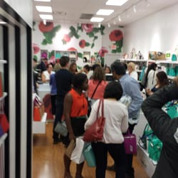 kate spade new york outlet - The store was packed!