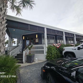 Beach Shop & Grill - Entrance to interior dining. We did patio. - New American Near Me - Topsail Beach, North Carolina