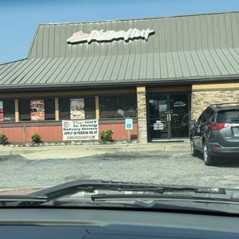 Pizza Hut - Front entrance - Pizza Near Me - Bennettsville, South Carolina Pizza Hut - Front entrance - Pizza Near Me - Bennettsville, South Carolina
