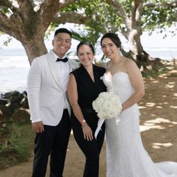 Aloha Bridal Connections - Julie is the BEST!