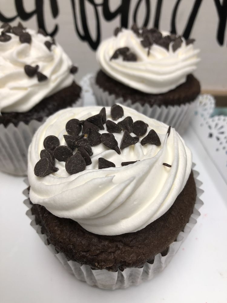 LIPS TO HIPS BAKERY & CAFE Updated September 2024 23 Photos & 14 Reviews 1603 Central St