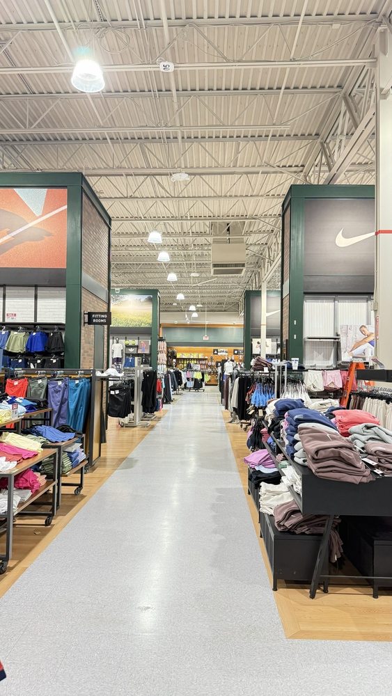 DICK'S Sporting Goods Image