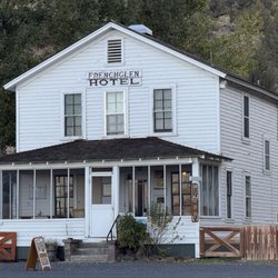 Frenchglen Hotel - Front of building