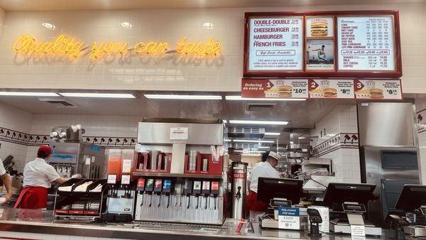In-N-Out Burger by null
