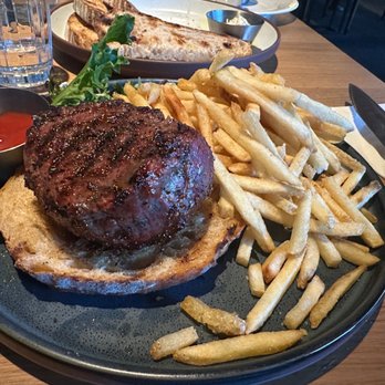 Earls Kitchen + Bar - Steak Frites - New American Near Me - Boston, Massachusetts