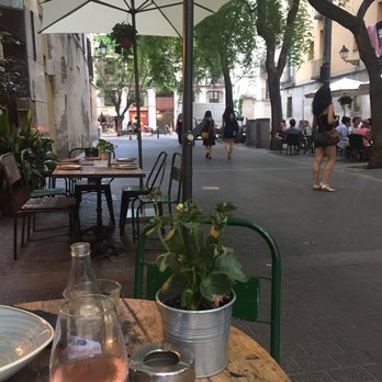 Tantarantana - The restaurant has tables on both sides of the building. The side with the square and many other restaurants has fewer tables but is nicer. - Spanish Near Me - Barcelona, B Tantarantana - The restaurant has tables on both sides of the building. The side with the square and many other restaurants has fewer tables but is nicer. - Spanish Near Me - Barcelona, B