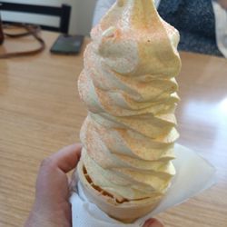 Krekel's Custard - Medium Lemon Cone with Sprinkles