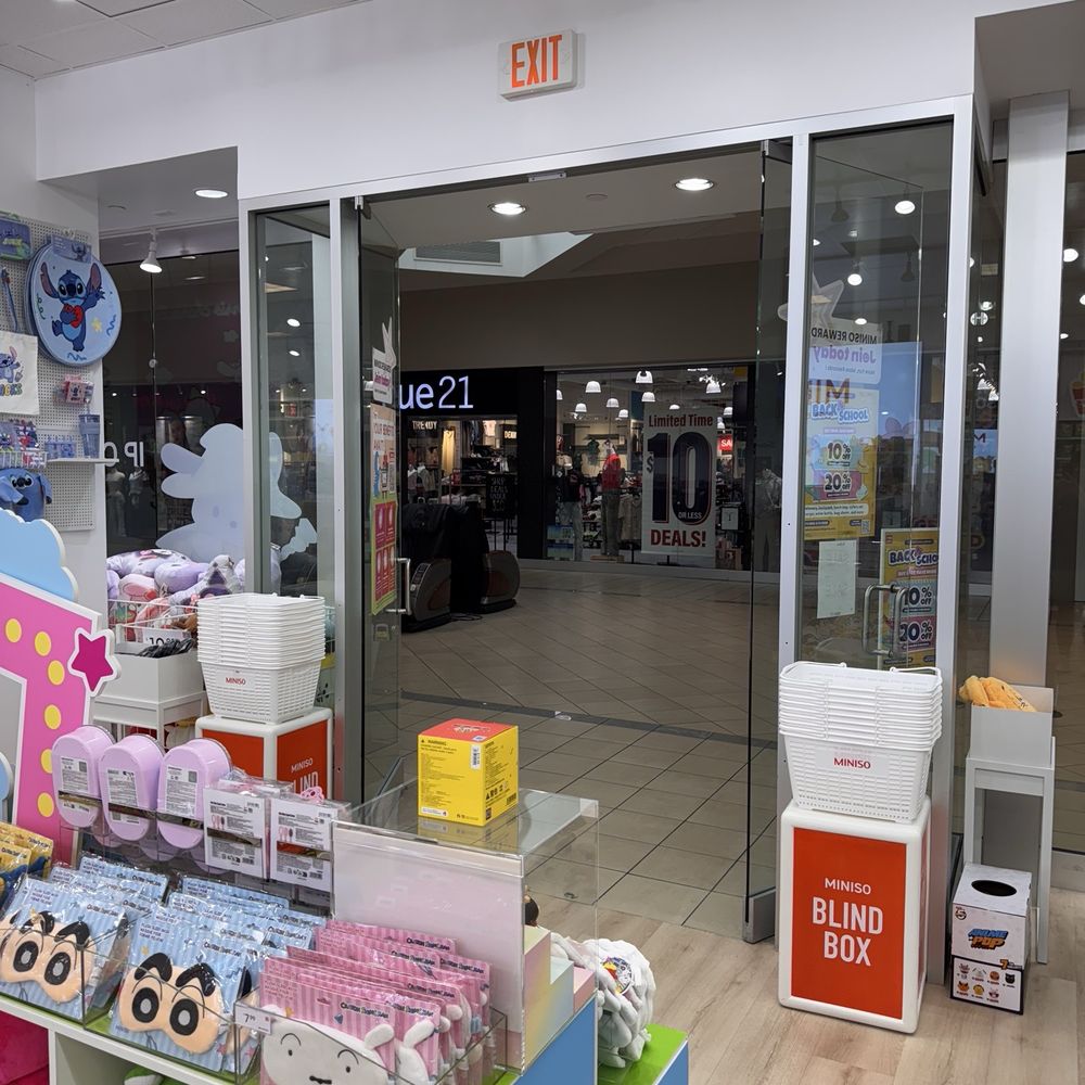 Miniso - Entrance area - Gift Shops Near Me - Indianapolis, Indiana
