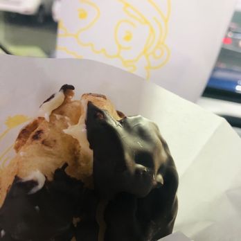 Beard Papa’s - Chocolate w/ vanilla - Bakeries Near Me - Tempe, Arizona Beard Papa’s - Chocolate w/ vanilla - Bakeries Near Me - Tempe, Arizona