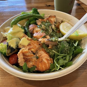 Chinollo - Salmon and Noodles - New American Near Me - Carson, California