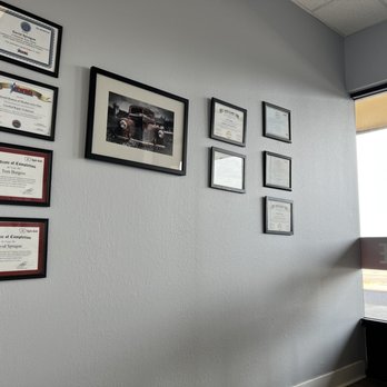 Absolute Auto Glass - Waiting room - Auto Glass Services Near Me - Lakewood, Colorado Absolute Auto Glass - Waiting room - Auto Glass Services Near Me - Lakewood, Colorado