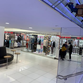 UNIQLO - Inside second floor - Women's Clothing Near Me - New York, New York