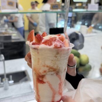 Milky Flakes - Strawberry milky flakes - Ice Cream & Frozen Yogurt Near Me - Walnut Creek, California