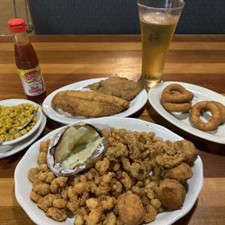 Captain Tom's Seafood - Fried platter