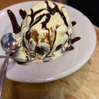 Texas Roadhouse - birthday dessert - Steakhouses Near Me - Louisville, Kentucky Texas Roadhouse - birthday dessert - Steakhouses Near Me - Louisville, Kentucky