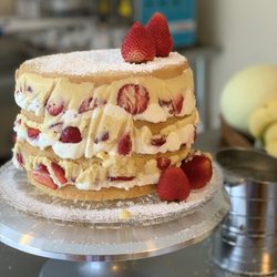 The Authentic Cheese Bread - Bolo de frutas vermelhas