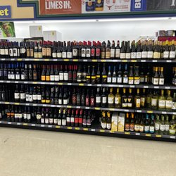 Lowe's Market - Canyon Lake - Wine choices