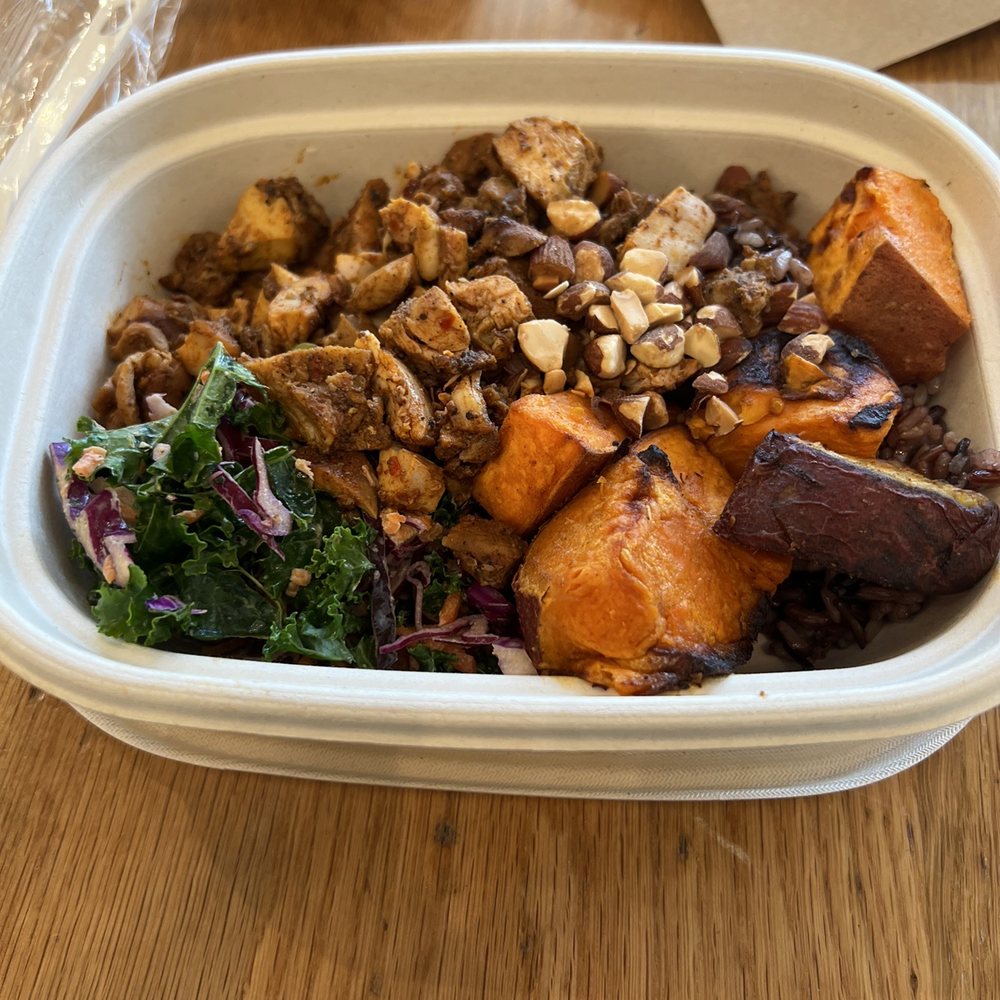 sweetgreen - Healthy Salads, Wraps, and Bowls - Hot Honey Chicken - Salad Near Me - Studio City, California sweetgreen - Healthy Salads, Wraps, and Bowls - Hot Honey Chicken - Salad Near Me - Studio City, California