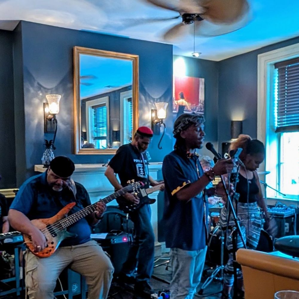 Live music!