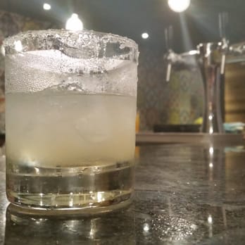 Blue Agave - Margarita on the rocks. - Bars Near Me - Cancún, ROO Blue Agave - Margarita on the rocks. - Bars Near Me - Cancún, ROO