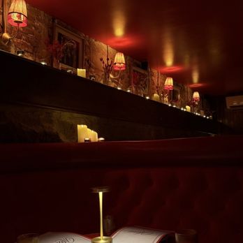 The Red Fox - Interior - Cocktail Bars Near Me - Boston, Massachusetts