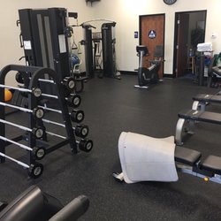 Realign Fitness and Physical Therapy - Clean gym