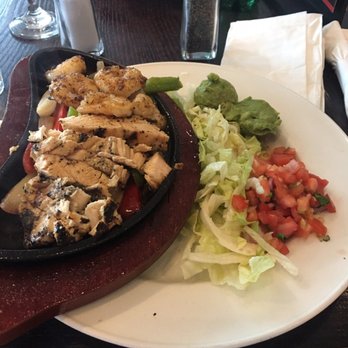 Hard Rock Cafe - Chicken and shrimp fajitas - American Near Me - Tampa, Florida Hard Rock Cafe - Chicken and shrimp fajitas - American Near Me - Tampa, Florida