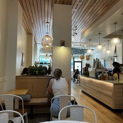 Drift Coffee Shop & Kitchen Downtown - Dining area