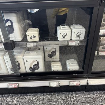 Best Buy - Chesterfield - Beats - Appliances Near Me - Chesterfield, Missouri Best Buy - Chesterfield - Beats - Appliances Near Me - Chesterfield, Missouri