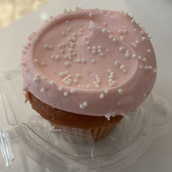Sweet Mandy B's - Strawberry cupcake - Desserts Near Me - Chicago, Illinois Sweet Mandy B's - Strawberry cupcake - Desserts Near Me - Chicago, Illinois