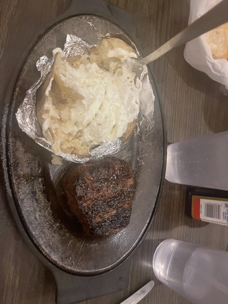 Carolina Restaurant & Steak House Logo