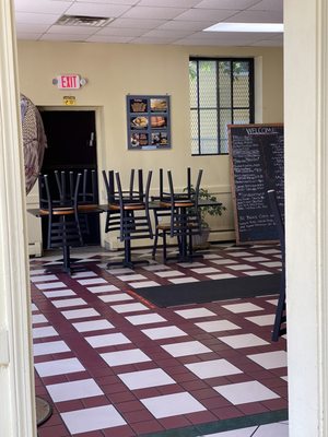 P & R Restaurant by null