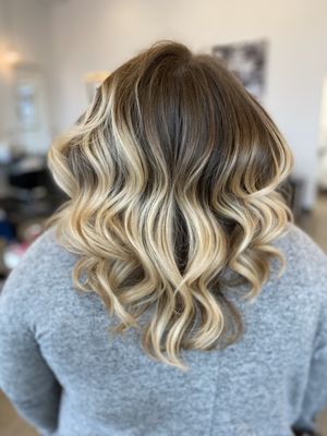 Surreal Beauty Nashvillle | Barber | Blowout Bar by null