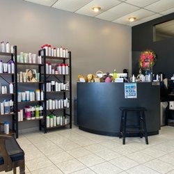 D Michael Salon - Reception area