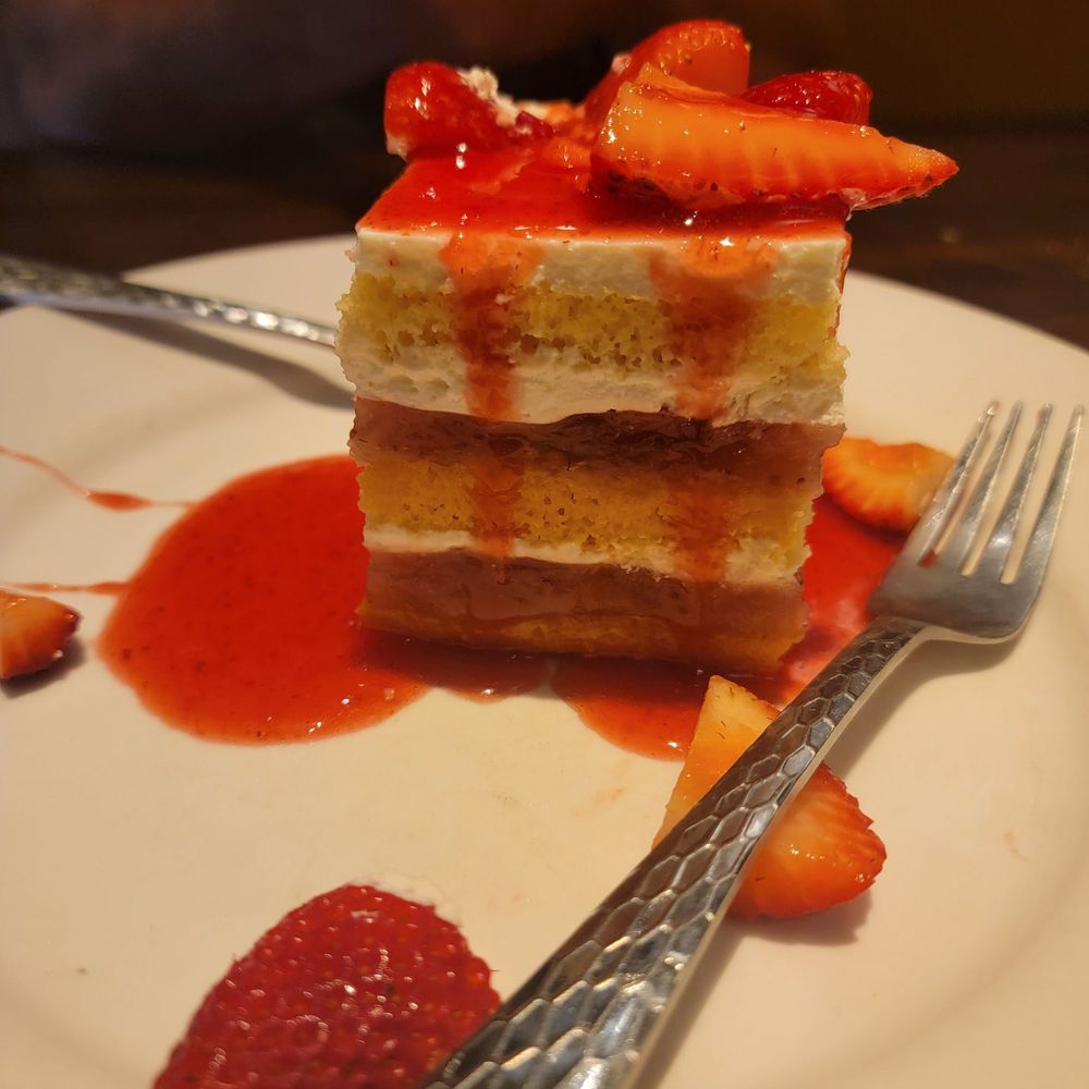 LongHorn Steakhouse - Strawberry Cake Dessert - Steakhouses Near Me - Washington, Pennsylvania LongHorn Steakhouse - Strawberry Cake Dessert - Steakhouses Near Me - Washington, Pennsylvania