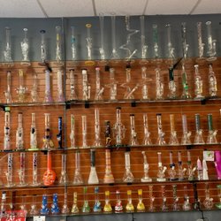Leyla's Smoke & Vape - 20% off all bongs