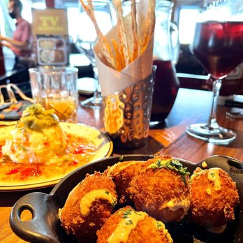 Lazy Dog - Appetizers - New American Near Me - Las Vegas, Nevada