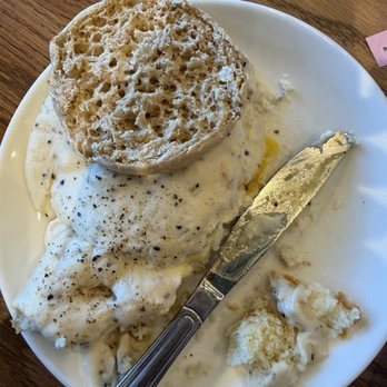 Another Broken Egg Cafe - English muffin not crispy also a little on the stale side biscuits and gravy, not worth finishing cold no flavor - Breakfast & Brunch Near Me - Clermont, Florida