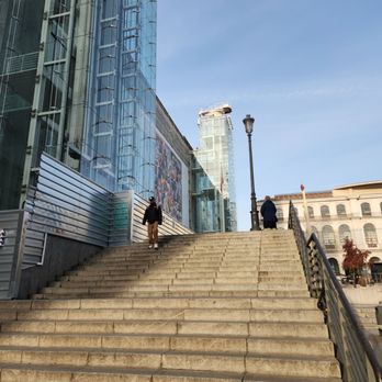 Museo Nacional Centro de Arte Reina Sofía - Museums Near Me - Madrid, M