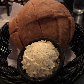 Morettis - Bread with herbed butter - Italian Near Me - Dublin, Ohio Morettis - Bread with herbed butter - Italian Near Me - Dublin, Ohio