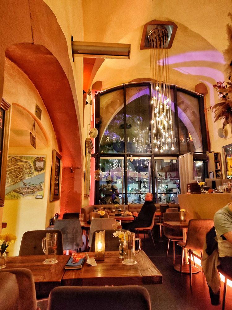 Eschenheimer Turm Cafe