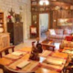 Old Rock House Bed & Breakfast - Kitchen and dining room at Old Rock House.